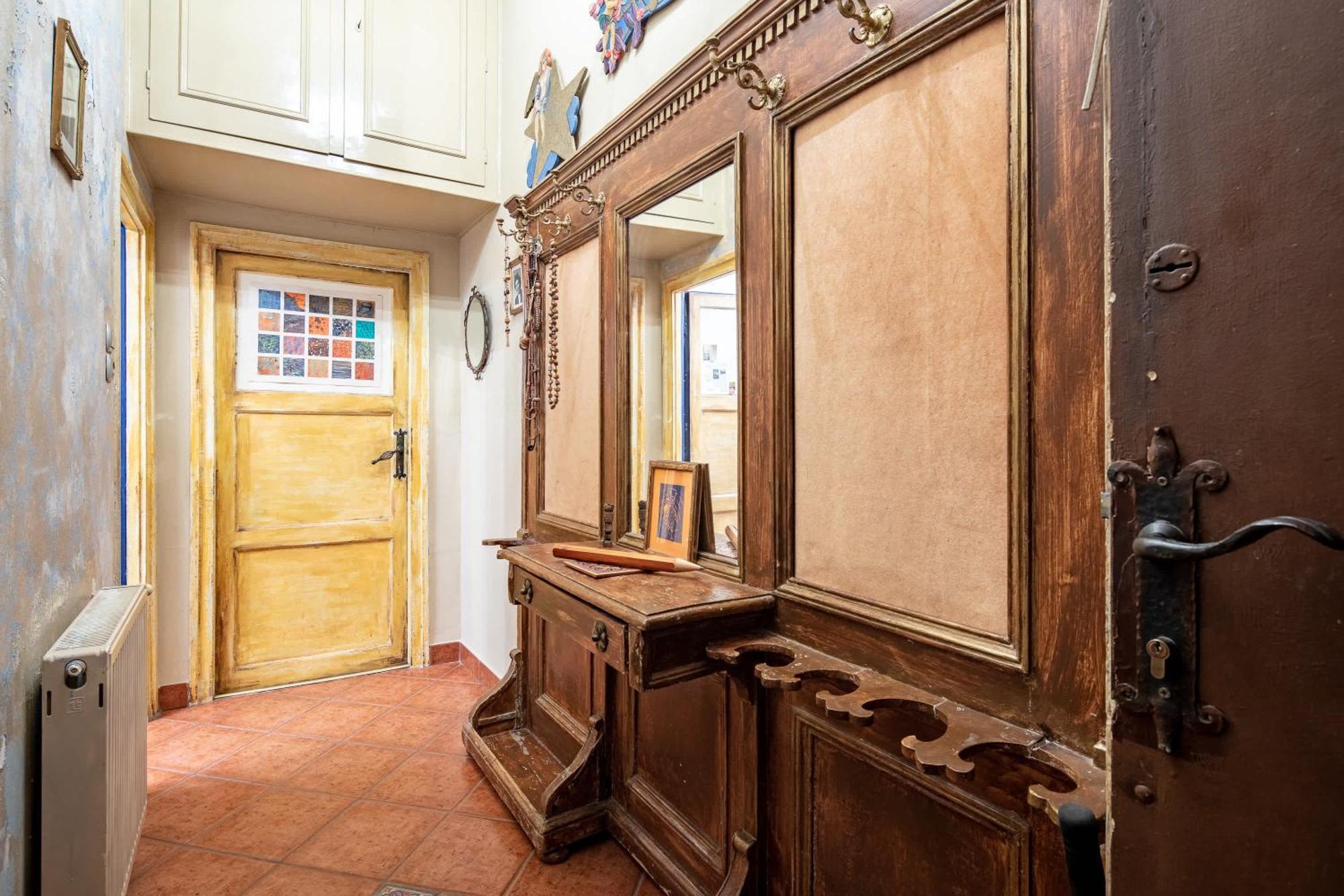 Nestled Romance, Buda's Hilltop Heaven Appartamento *