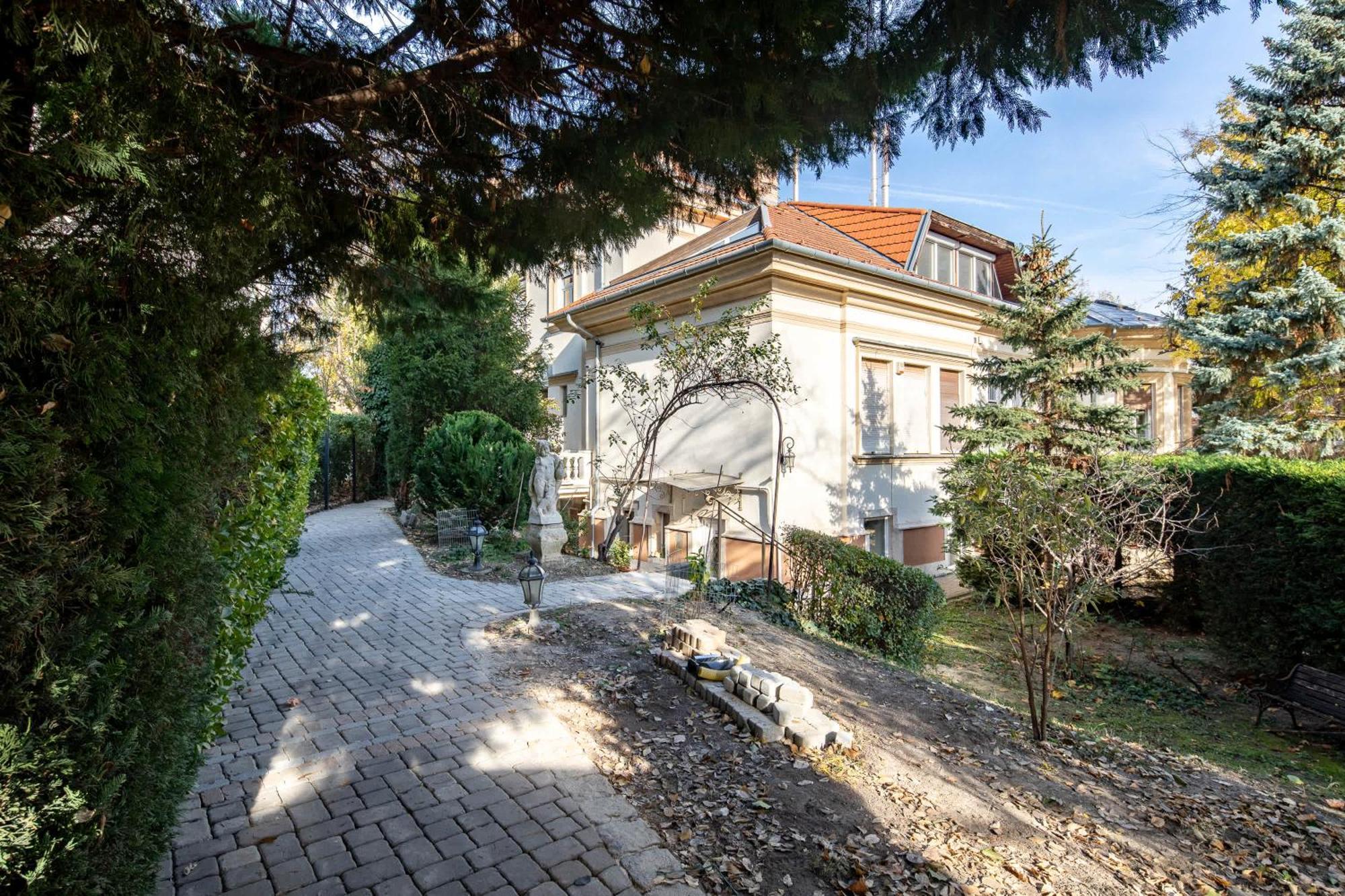 Appartamento Nestled Romance, Buda's Hilltop Heaven Budapest